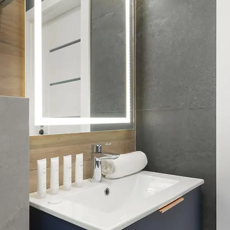 Appartamento Jasne Studio Z Klimatyzacja Krakow Rostworowskiego 9 By Heyrent
